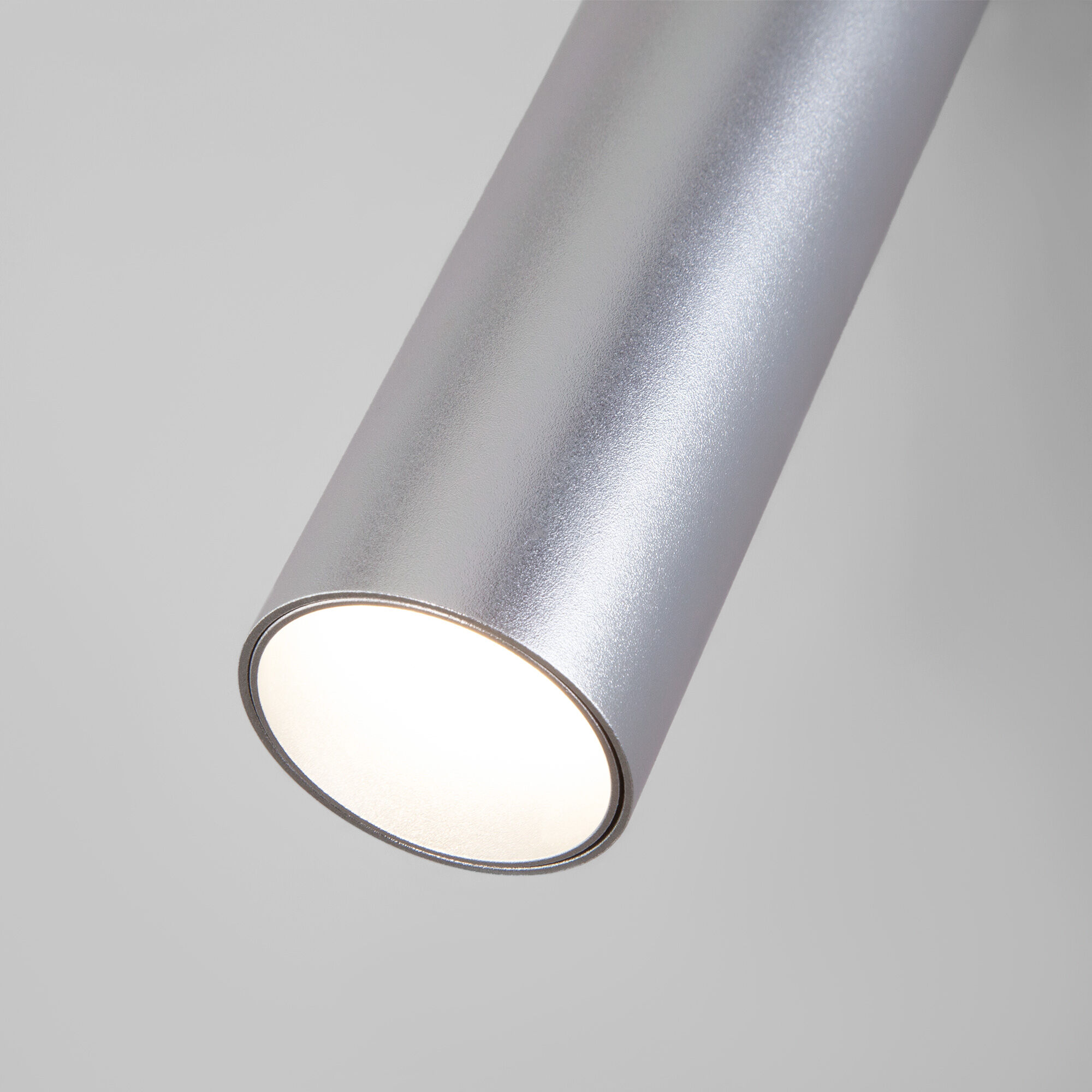 Светодиодный светильник Eurosvet Ease a058946 20128/1 LED серебро фото